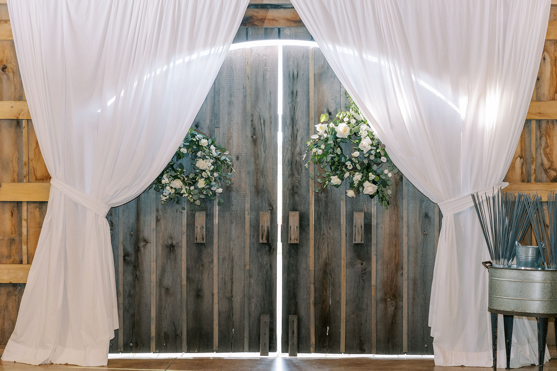 barn doors to a wedding venue